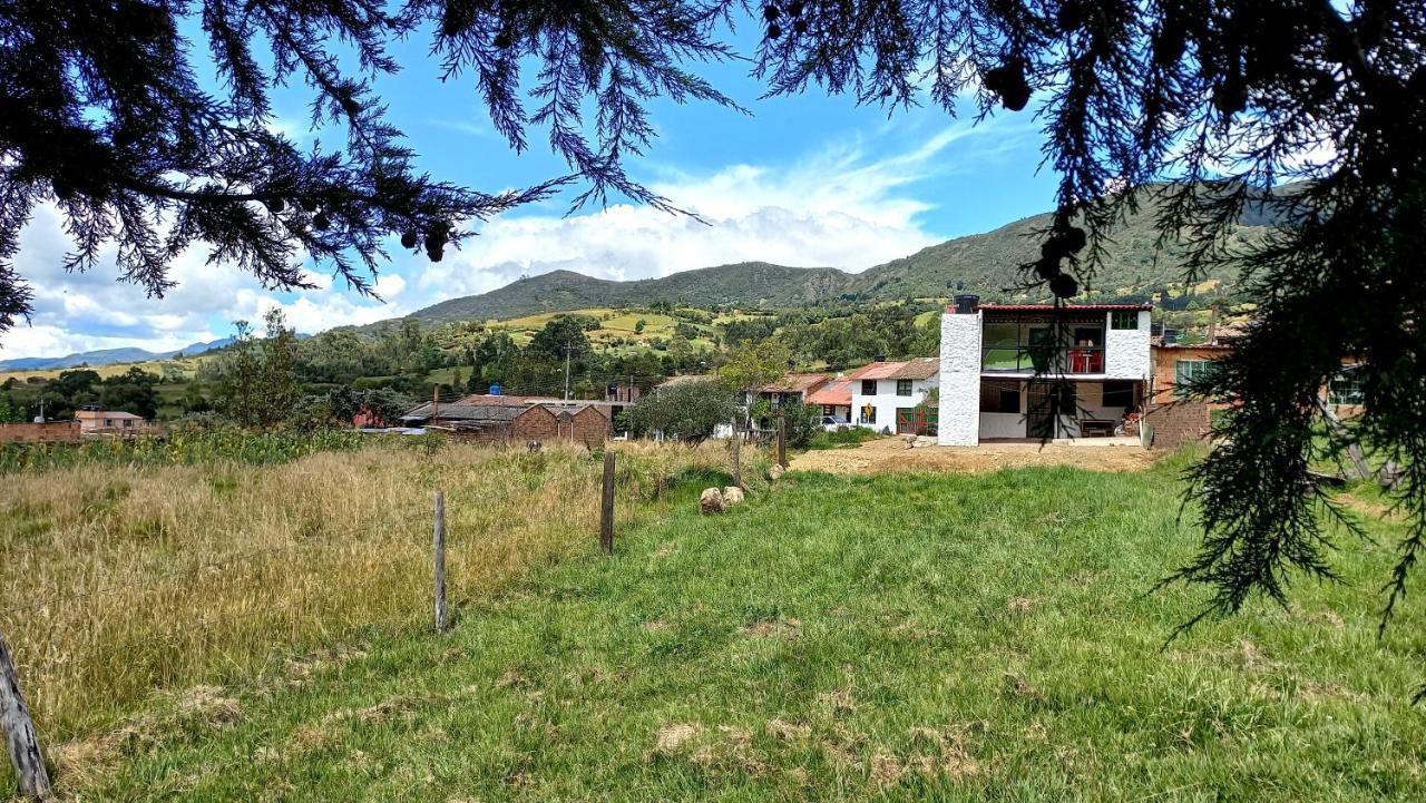 Hospedaje Y Camping Del Rio 몬구이 외부 사진