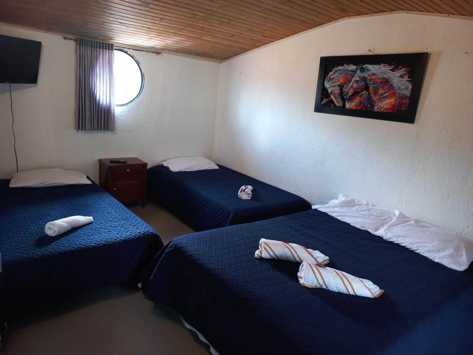 Hospedaje Y Camping Del Rio 몬구이 외부 사진